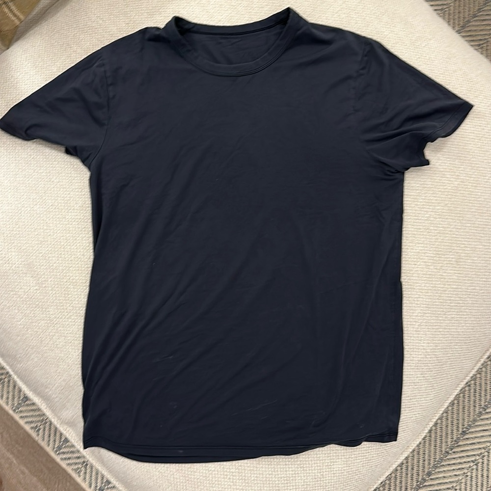 Lululemon navy T-shirt